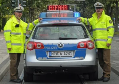 megawatt - > A ja wtrace jedna uwage: POLICJANT ZNAJDUJACY SIE NA ULICY POWINIEN MIEC...