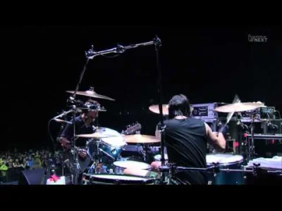 2.....w - Them Crooked Vultures - Spinning In Daffodils (Live)

Szkoda, że wydali t...