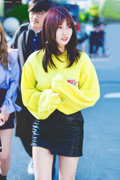 XKHYCCB2dX - #momo #twice 
#koreanka #japonka