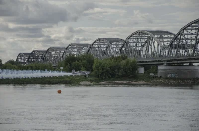 s.....n - Gdyby kogos zastanawialo dlaczego most w #grudziadz byl wczoraj nieprzejezd...
