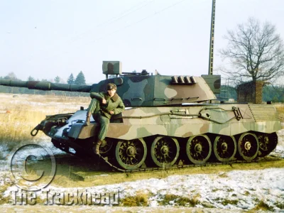 stahs - Mieliśmy taką jednostkę w Polsce gdzie przerabiano czołgi tak żeby wyglądały ...