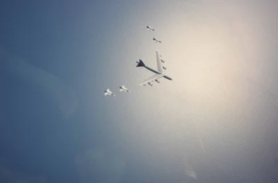 Rajtuz - B-52 i Gripeny na wspólnych ćwiczeniach.
#wojsko #samoloty #estetyczneobraz...