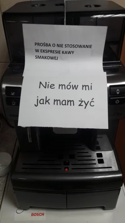 krzesimir - I tak to się powoli żyje w tym biurze...

#pracbaza #humorobrazkowy