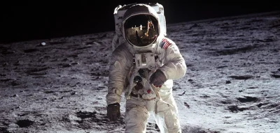 Pelleus - Btw niezły skok technologiczny tutaj 20 lipca 1969 ladowanie na księżycu.