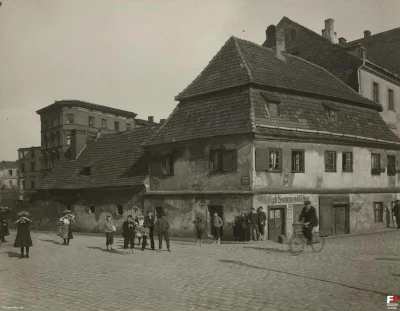 MiejscaWeWroclawiu - Dzień dobry w 1900 roku! Na zdjęciu róg ulicy Nabrzeżnej (obecni...