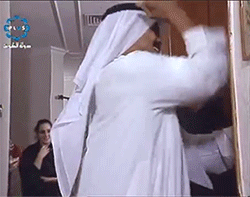 mysliwy - Arab i żona pukają do drzwi :D

#multikulti #heheszki #wtf