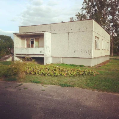 barytosz - mieszkam na parterze jc

#polskiedomy #architektura