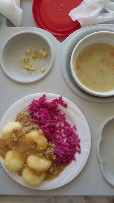StaraSzopa - Zdjęcie całego posiłku: (jeśli to prawda to ktoś powinien za to beknąć)