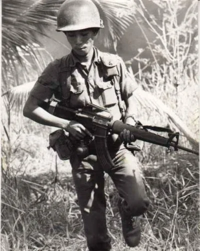 Sall_Monella - Karabinki M16 z magazynami od AK, w Wietnamie na służbie armii Południ...
