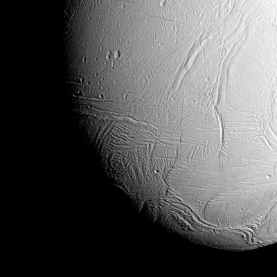 Elthiryel - Zdjęcie Enceladusa zrobione przez sondę Cassini.

#cassini #enceladus #...