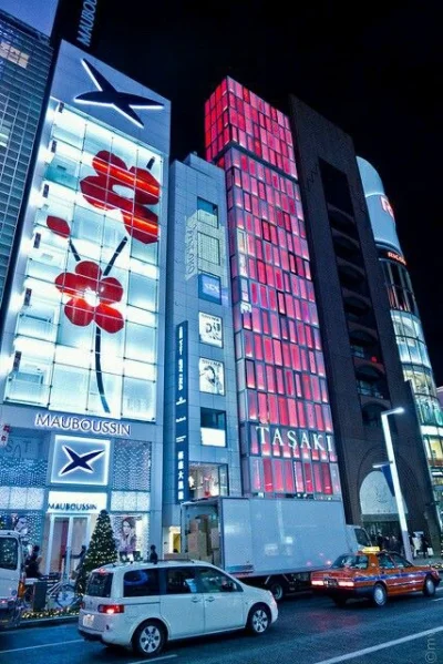 Lookazz - > Ginza, Tokyo
#dzaponialokaca <==== czarnolistuj to g---o
#cityporn #archi...