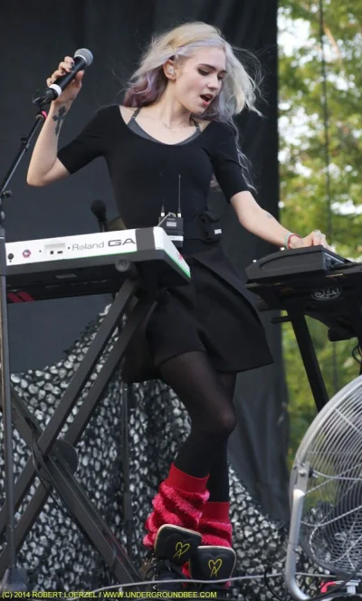 k.....a - #grimes #bralbym aż by się jej uszy trzęsły (⌐ ͡■ ͜ʖ ͡■)