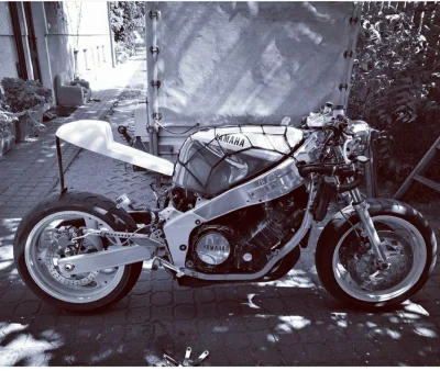 Bulbulatorpizoelektryczny - #motocykle #diy #handmade #yamaha #motoryzacja
Sam przera...
