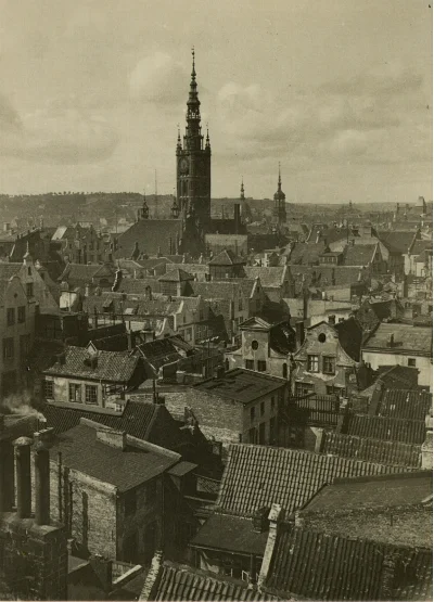 r.....s - Gdańsk, widok na wieżę Ratusza, około 1925. Na zdjęciu idealnie widać, jak ...