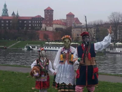 starnak - @starnak: Zespół regionalny w strojach regionalnych.