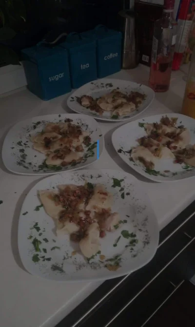 czeburashka - Cały dzień robiliśmy pierogi <3 #gastronomia #bartender #gotujzwykopem