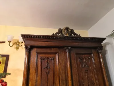 toffik21 - Kotkowi na szafie można plusa? Bonus w komentarzu
#koty
