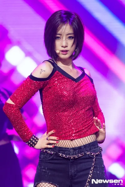 K.....o - #eunjung #tara 

#koreanka