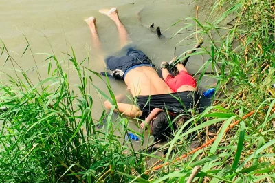 alkoholik000 - #usa #imigranci 

https://www.cbsnews.com/news/tragic-photo-migrant-...