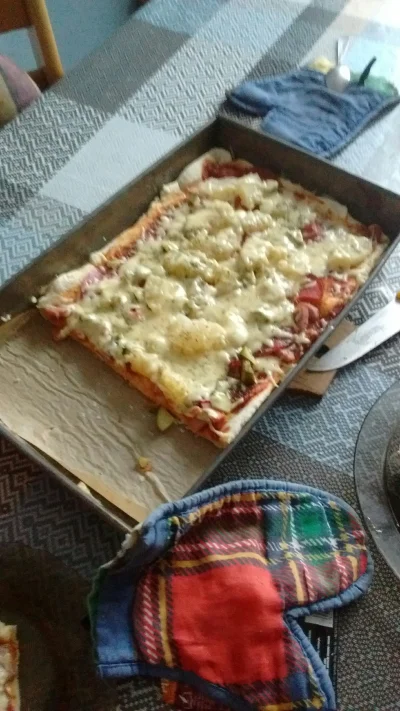 Djodak - #pizza z ananasem, pychota!
#gotujzwykopem