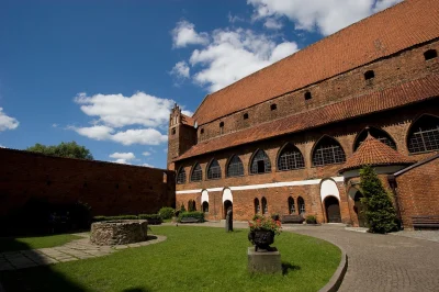 p.....i - To nie jest zamek w Olsztynie tylko zamek we wsi Olsztyn w powiecie częstoc...