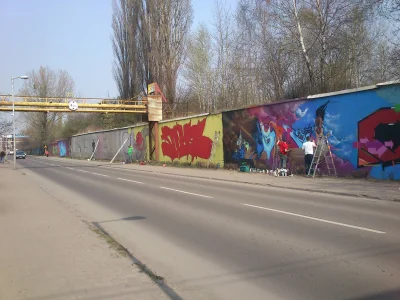 V.....t - #swietochlowice #swiony #graffiti Konkretnie mi miasto malują, do tego mura...