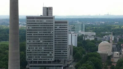 Niczyji - Widok z pokoju na 30 piętrze. Na 2 foto meczet po prawo a wieża TV po lewo ...