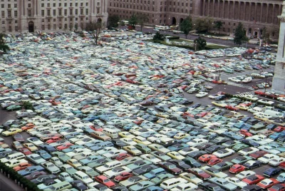 N.....h - Parking samochodowy w Waszyngtonie, w czasie strajku kierowców autobusów.
...