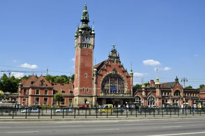 funksik - > Może #poznan nie ma ładniejszej kamienicy niż #wroclaw, ale za to ma ładn...