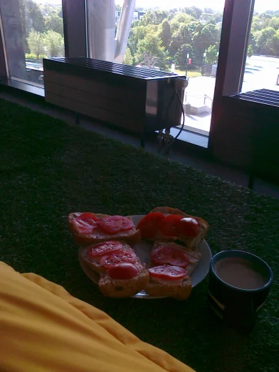 misthunt3r - @Z3r0: ja dzisiaj w Wawie przed zajęciami tak śniadałem ( ͡° ͜ʖ ͡°)