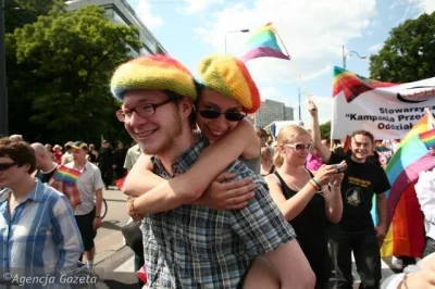 emayef - #gazeta #wyborcza w wydaniu na #europride znów dała moją starą fotę. (nie mi...