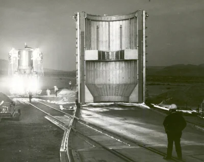 d.....4 - 1 grudnia 1967: pierwszy montaż eksperymentalnych nuklearnych silników raki...