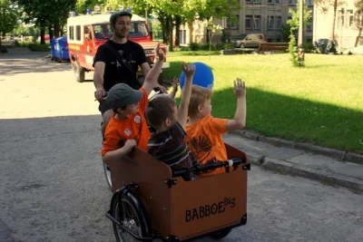 raj - @dark_viper: Świetnym patentem na wożenie dzieci jest rower cargo :) W Holandii...
