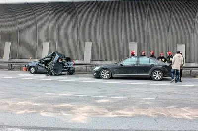 coke177 - dzisiejszy wypadek na obwodnicy Wrocławia. Punto - Mercedes - 0:1