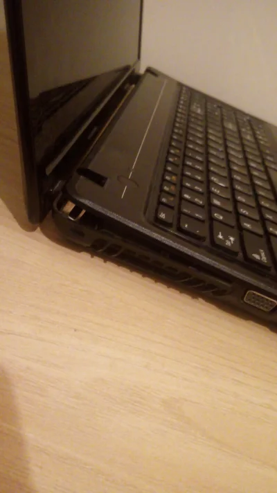 papperlapp - Jakieś dwa miesiące temu laptop mi się lekko zepsuł (widoczne na zdjęciu...