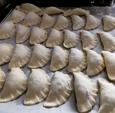 S.....h - Jednego pieroga wypełniłem wasabi (do tego dodałem kilka kropel Mad Doga In...