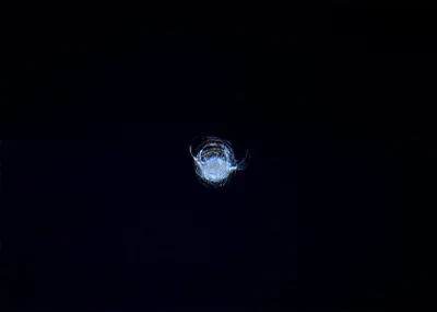 O.....Y - Na jednym z okien ISS pojawił się 7mm odpyrsk. Jak powstał ten odprysk? ESA...
