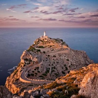 kono123 - Latarnia na Majorce, Hiszpania

Formentor to półwysep ciągnący się 20 km ...