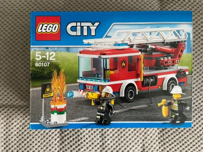 sisohiz - #legosisohiz #lego
Czwarty zestaw to: "LEGO City - Wóz strażacki z drabiną...