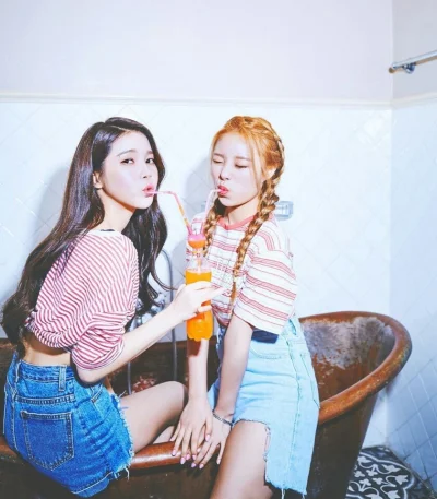 s.....a - #dailywheein w towarzystwie #solar. ʕ•ᴥ•ʔ

#mamamoo #azjatki #koreanka #l...