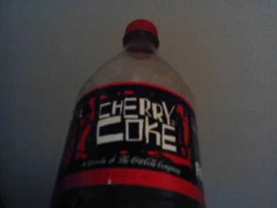 WaitWhat - Jedyna prawilna butelka Cherry Coke. 
#bojowkacherrycoke #cherrycoke