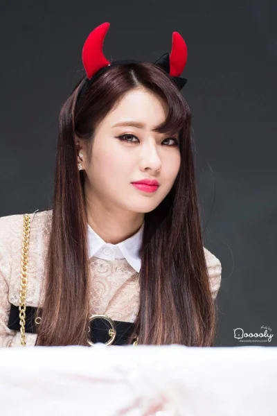 MiroslawWypok - #kyungri #9muses
#koreanka