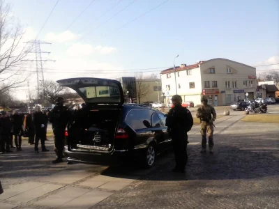 K1jek - GROM (na przodzie) i AGAT na pogrzebie płk Berdychowskiego
#specjalsi #wojsk...