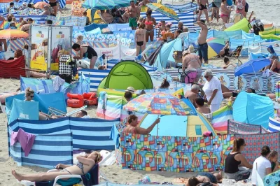 H.....h - Polska plaża w jednym zdjęciu ( ͡° ͜ʖ ͡°)
#wakacje #polska