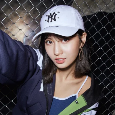 XKHYCCB2dX - #momo #twice 
#koreanka #japonka