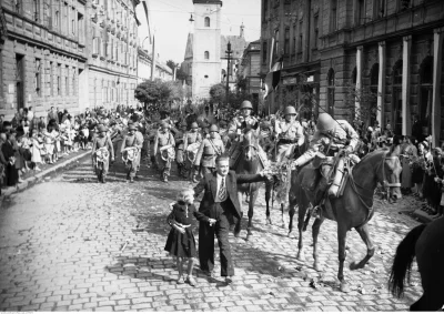 djtartini1 - @djtartini1: Powrót wojska po jesiennych manewrach do Rzeszowa. 1938 r. ...