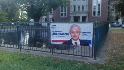 G.....n - Bogusław Liberadzki z #sld #ke (#po?) daje dobrzy przykład jak sprzątać swo...