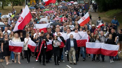 tomyclik - @gracugiel: 

Hm.. Jakoś nie widzę nic złego z rysowaniu kredą. 

Widz...