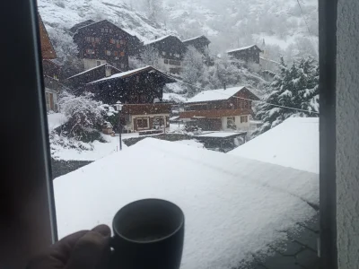 manedhel - Fajnie sobie wypić kawę przy kominku jak za oknem taka pogoda. 

#zima #...