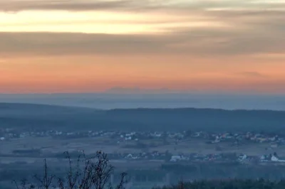 a.....2 - Możecie wierzyć albo nie, ale na tym zdjęciu widać w oddali Tatry. Zdjęcie ...